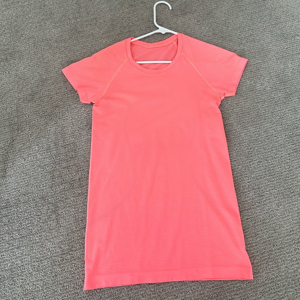 SOLD lulemon short sleeve top